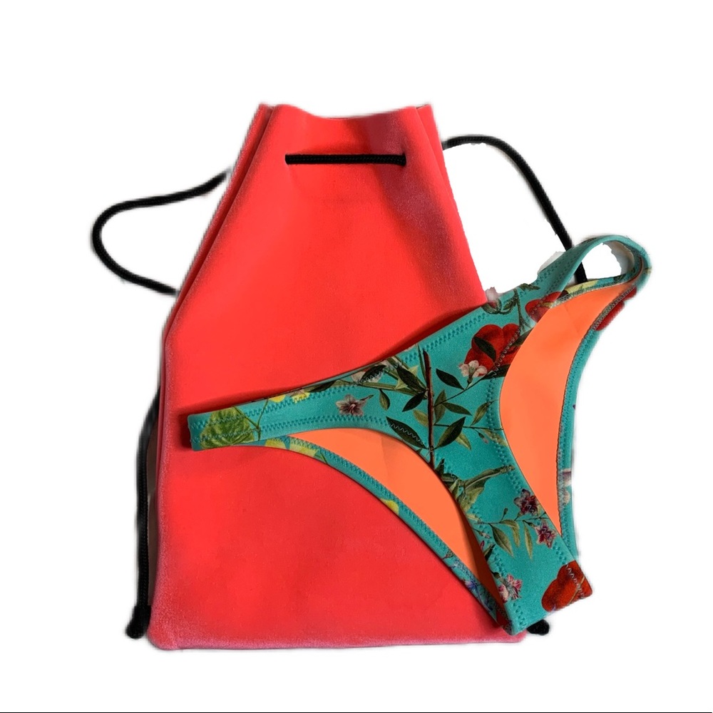 Triangl SZ M Paloma Arianca Floral Scuba Bikini Bottoms w/Orange Drawstring Pack